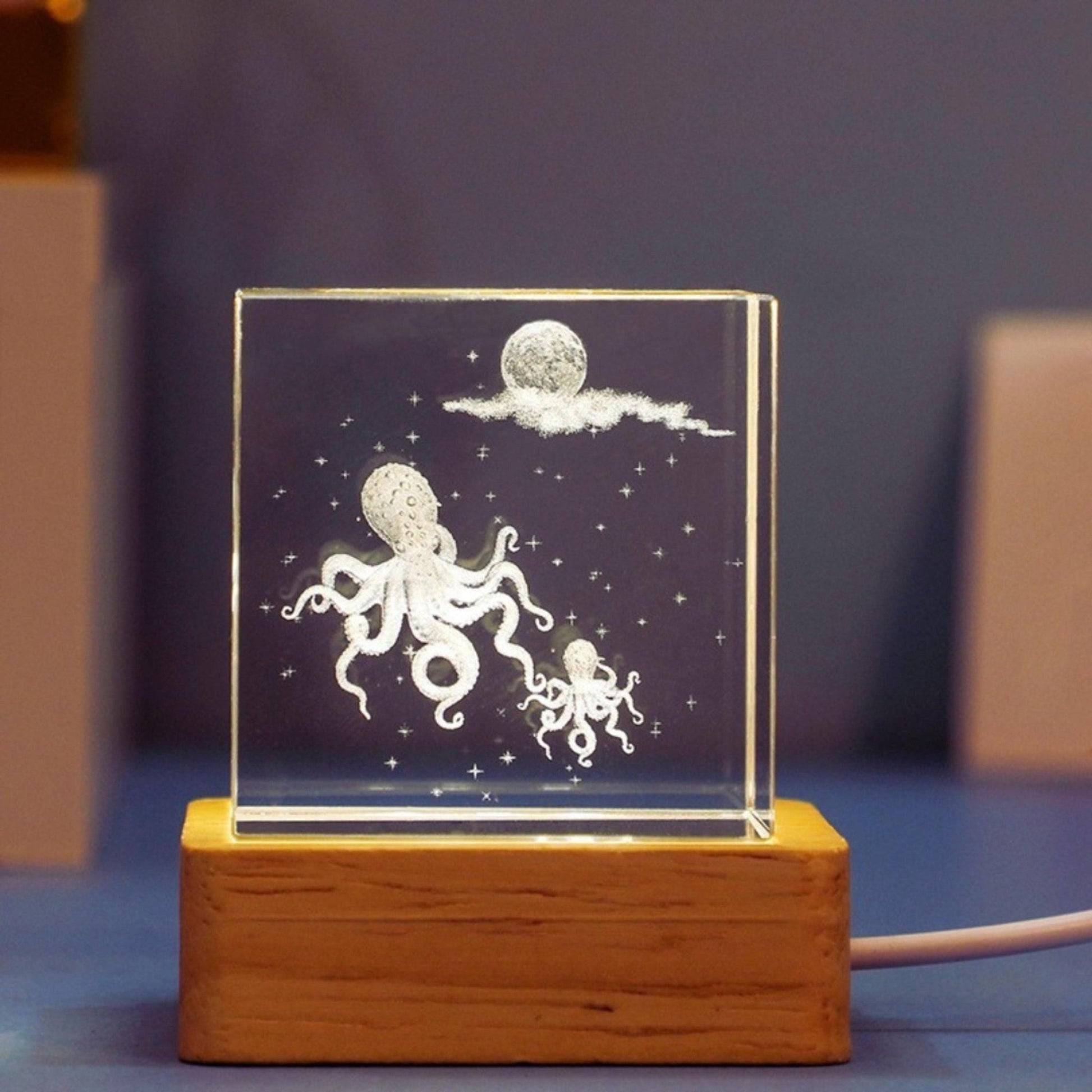 Aquatic Crystal Cube Lamp (Warm Light) - Space Mesmerise - Space Gifts | Lamps | Statues | Home Decor