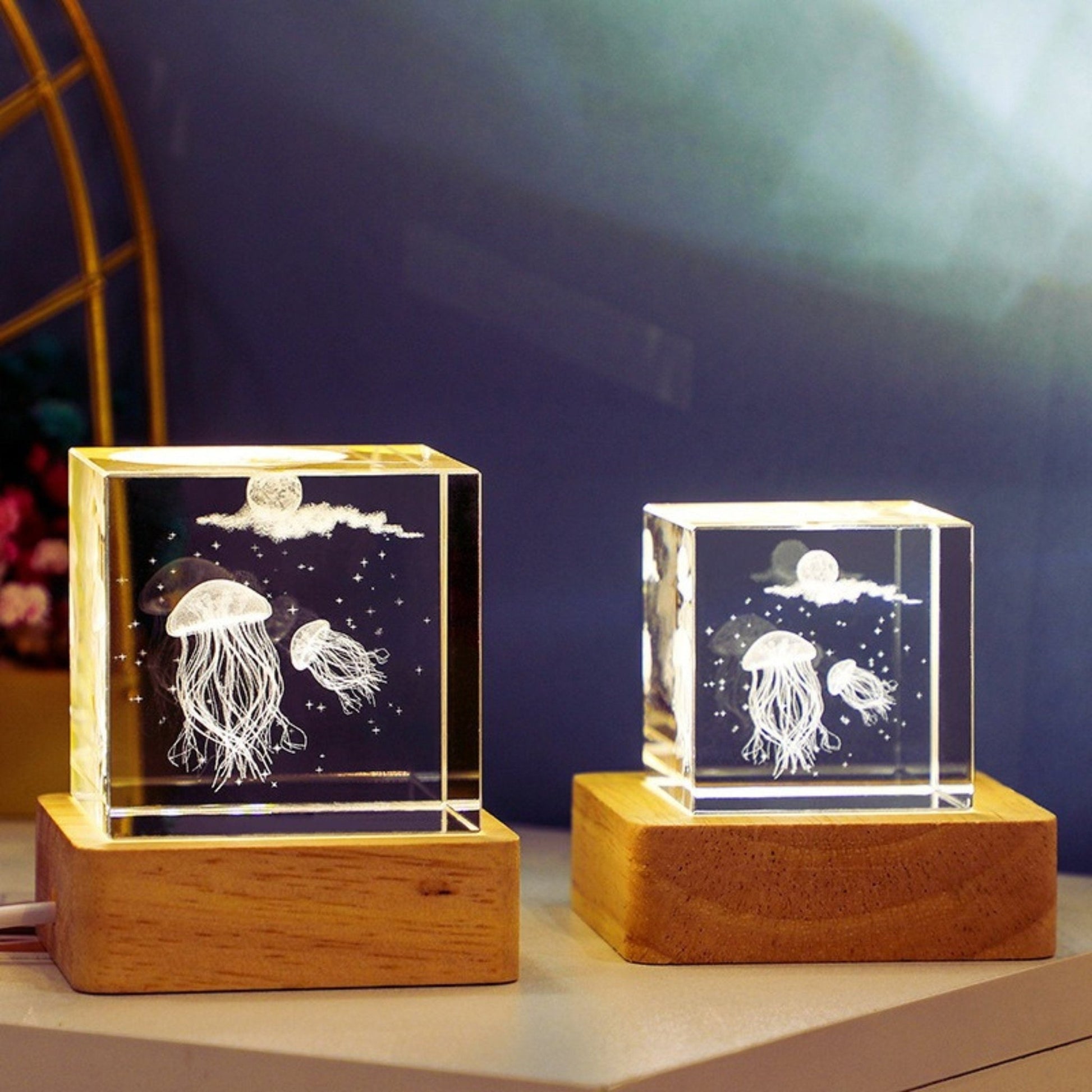 Aquatic Crystal Cube Lamp (Warm Light) - Space Mesmerise - Space Gifts | Lamps | Statues | Home Decor