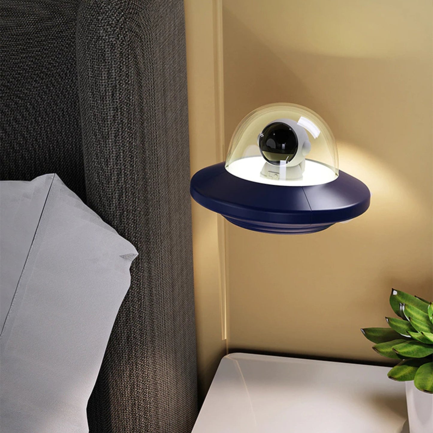 Astronaut and UFO USB Lamp - Space Mesmerise - Space Gifts | Lamps | Statues | Home Decor