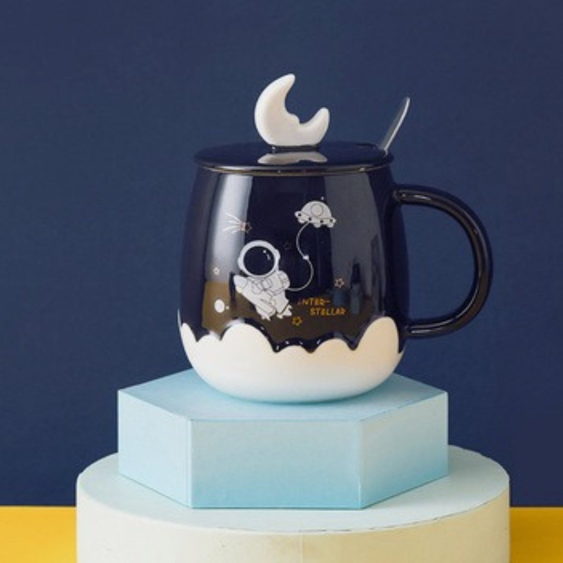 Astronaut Coffee Mug With Lid - Space Mesmerise - Space Gifts | Lamps | Statues | Home Decor