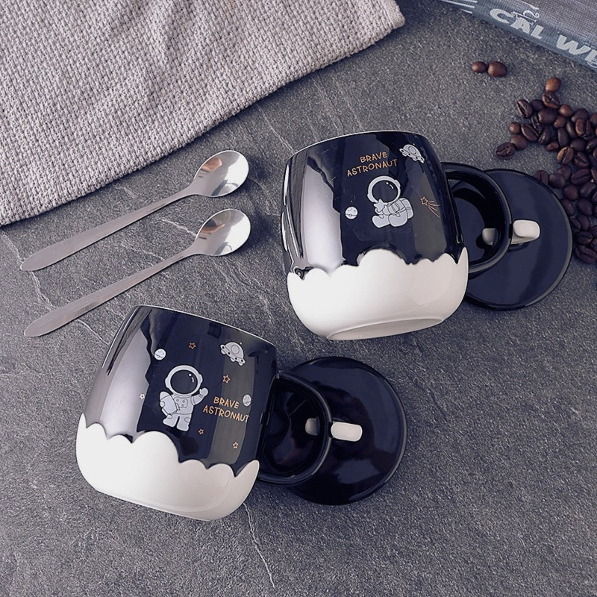 Astronaut Coffee Mug With Lid - Space Mesmerise - Space Gifts | Lamps | Statues | Home Decor