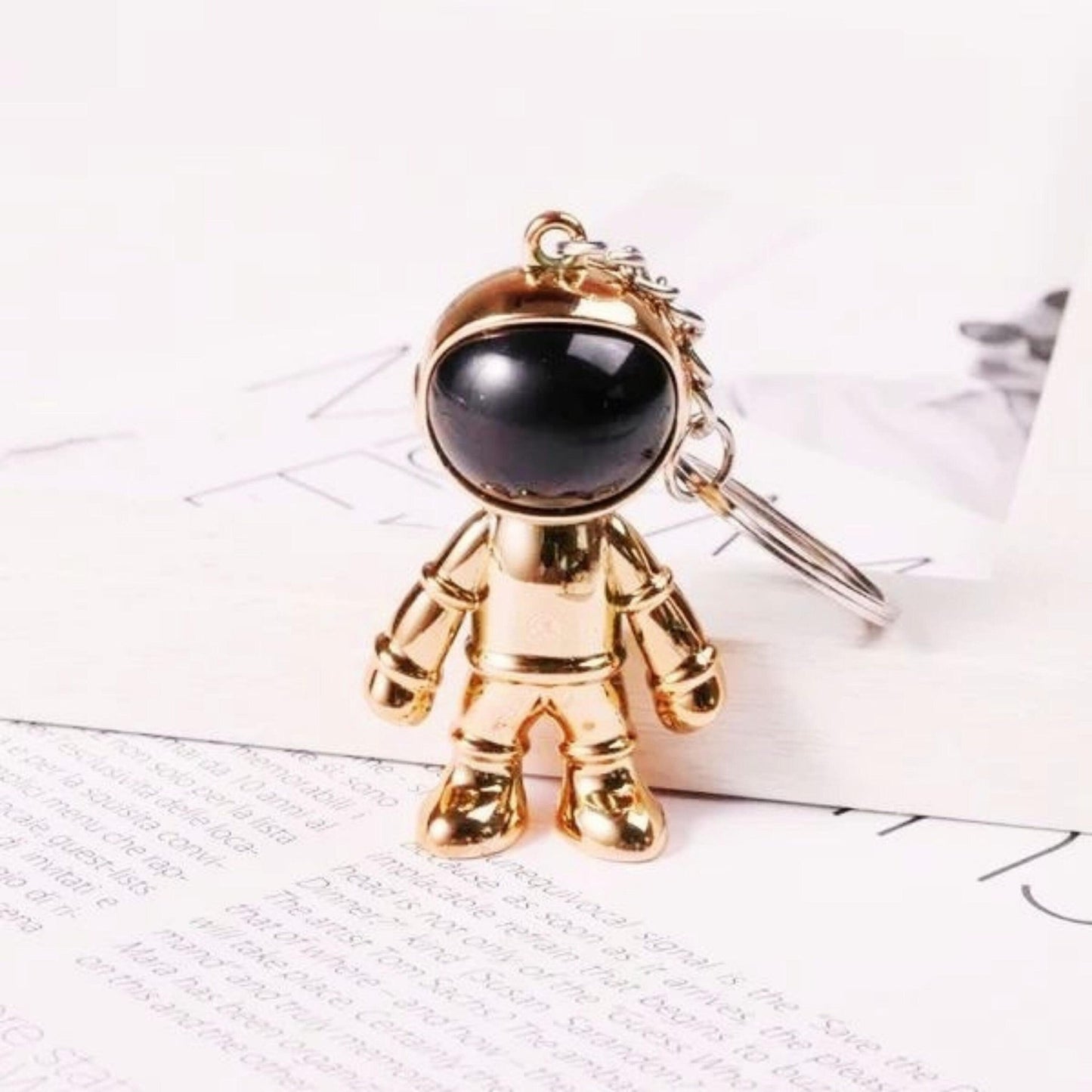 Astronaut Minimalist Keychain - Space Mesmerise - Space Gifts | Lamps | Statues | Home Decor