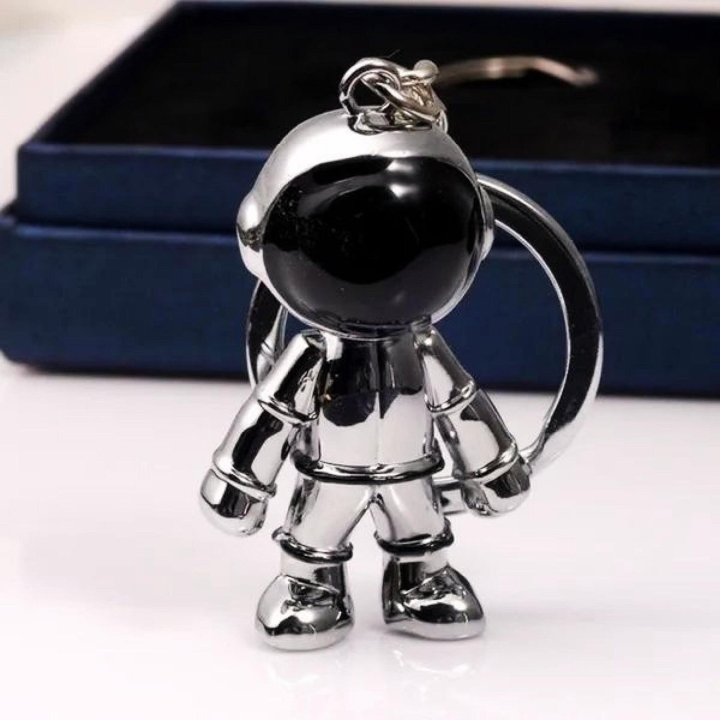 Astronaut Minimalist Keychain - Space Mesmerise - Space Gifts | Lamps | Statues | Home Decor