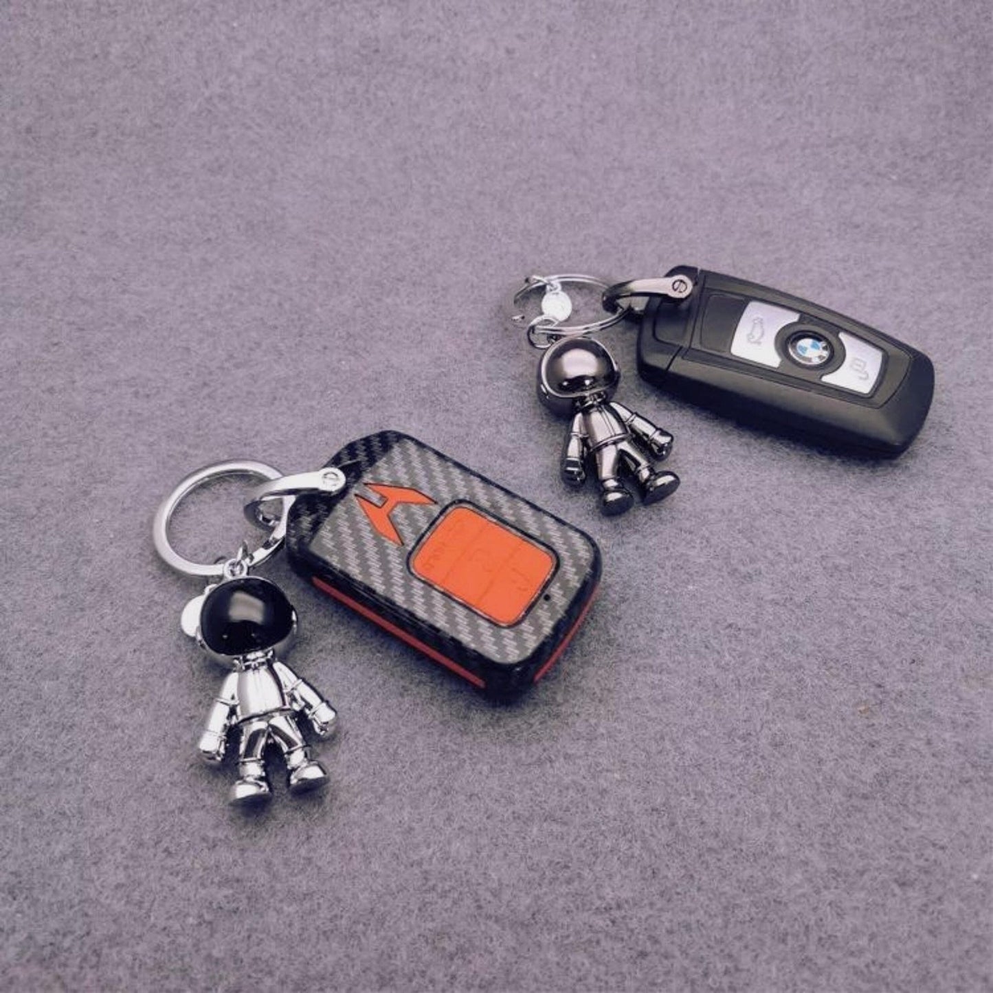 Astronaut Minimalist Keychain - Space Mesmerise - Space Gifts | Lamps | Statues | Home Decor