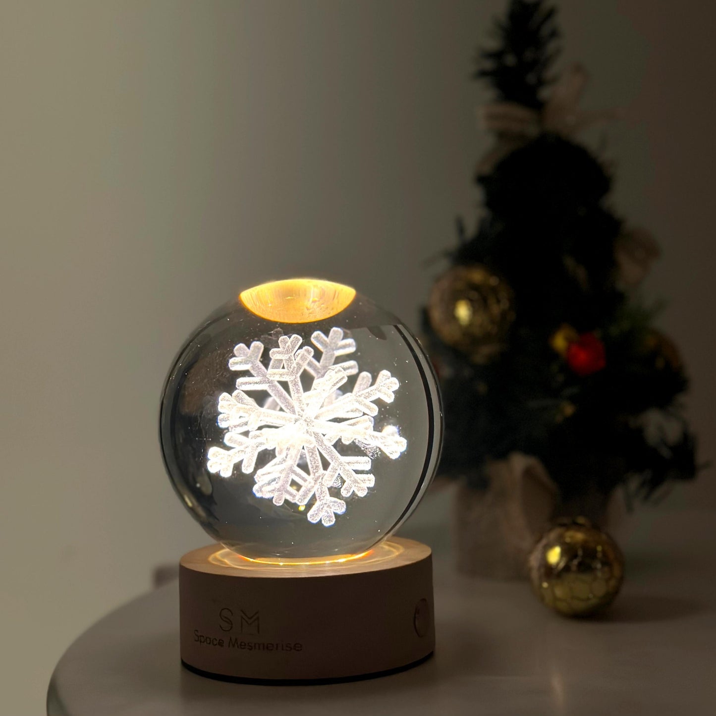 Christmas Snow Globe Lamp