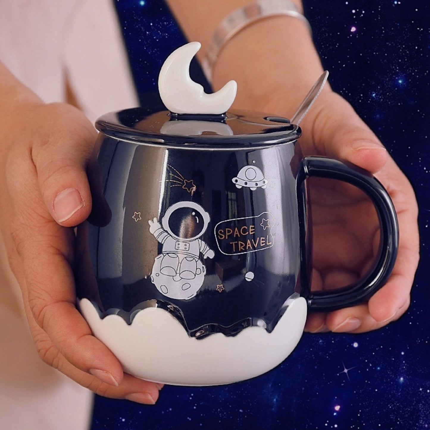 Astronaut Coffee Mug With Lid - Space Mesmerise - Space Gifts | Lamps | Statues | Home Decor