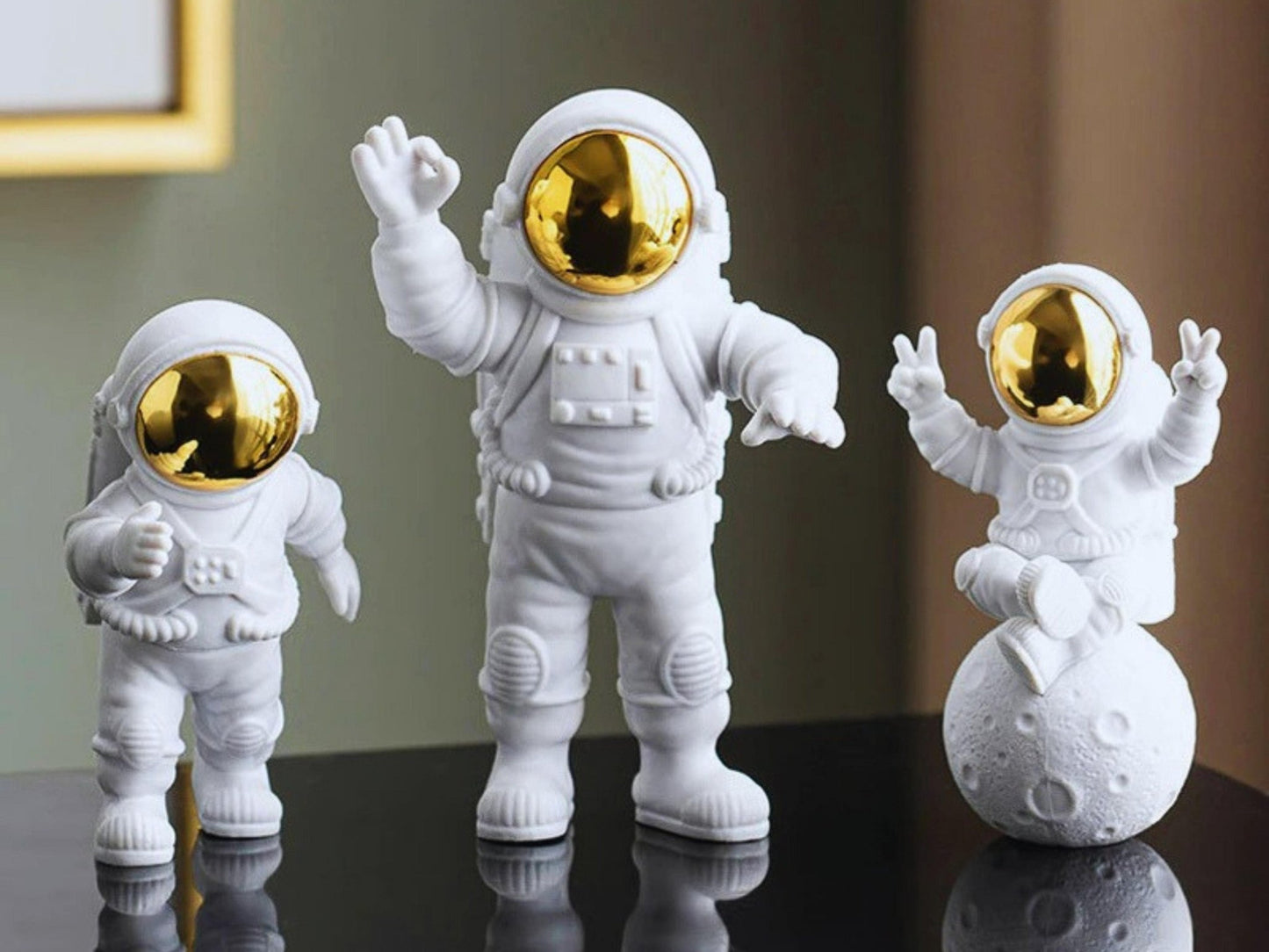 Astronaut Crew and Moon Lamp Set - Space Mesmerise - Space Gifts | Lamps | Statues | Home Decor