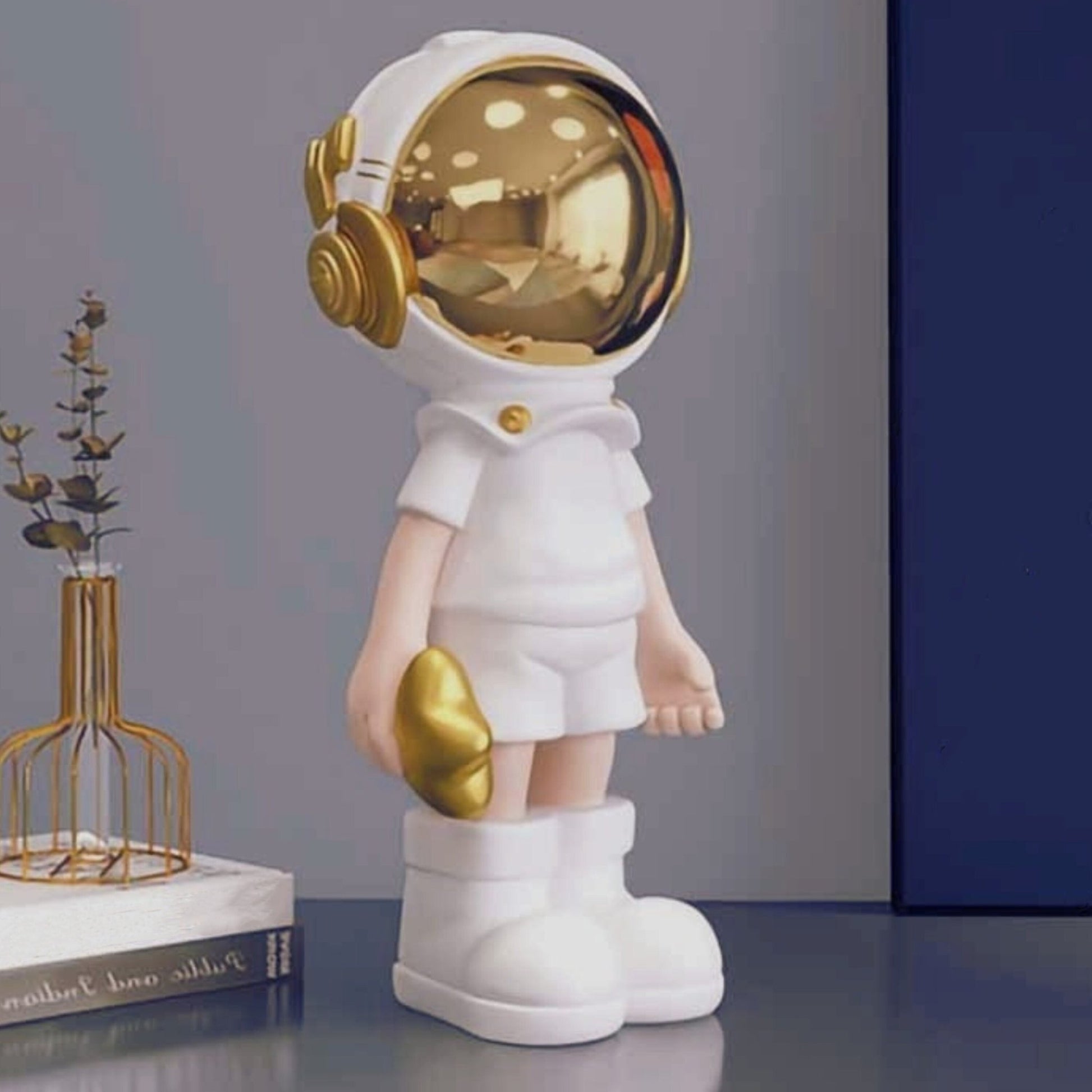 Standing Astronaut Statue - Space Mesmerise - Space Gifts | Lamps | Statues | Home Decor